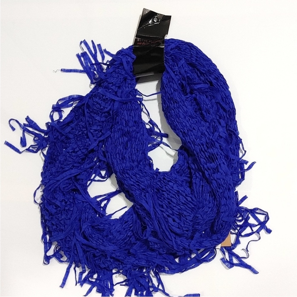 Steve Madden Infinity Scarf - Picture 2 of 6